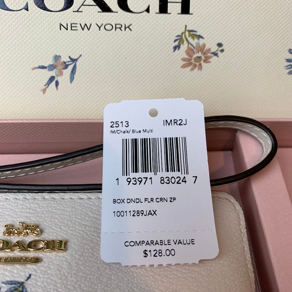 Coach Boxed Corner Zip Wristlet - Picture 4 of 4